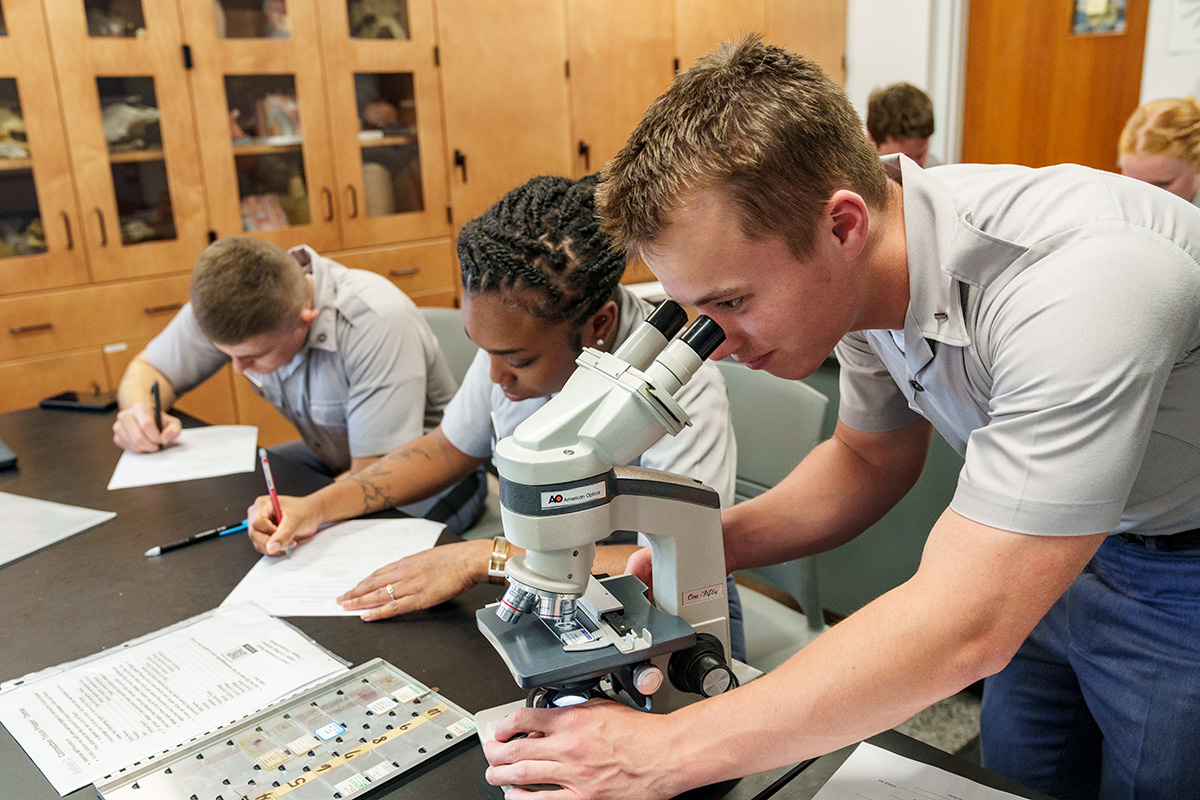 20230920_Academics_Science_0393